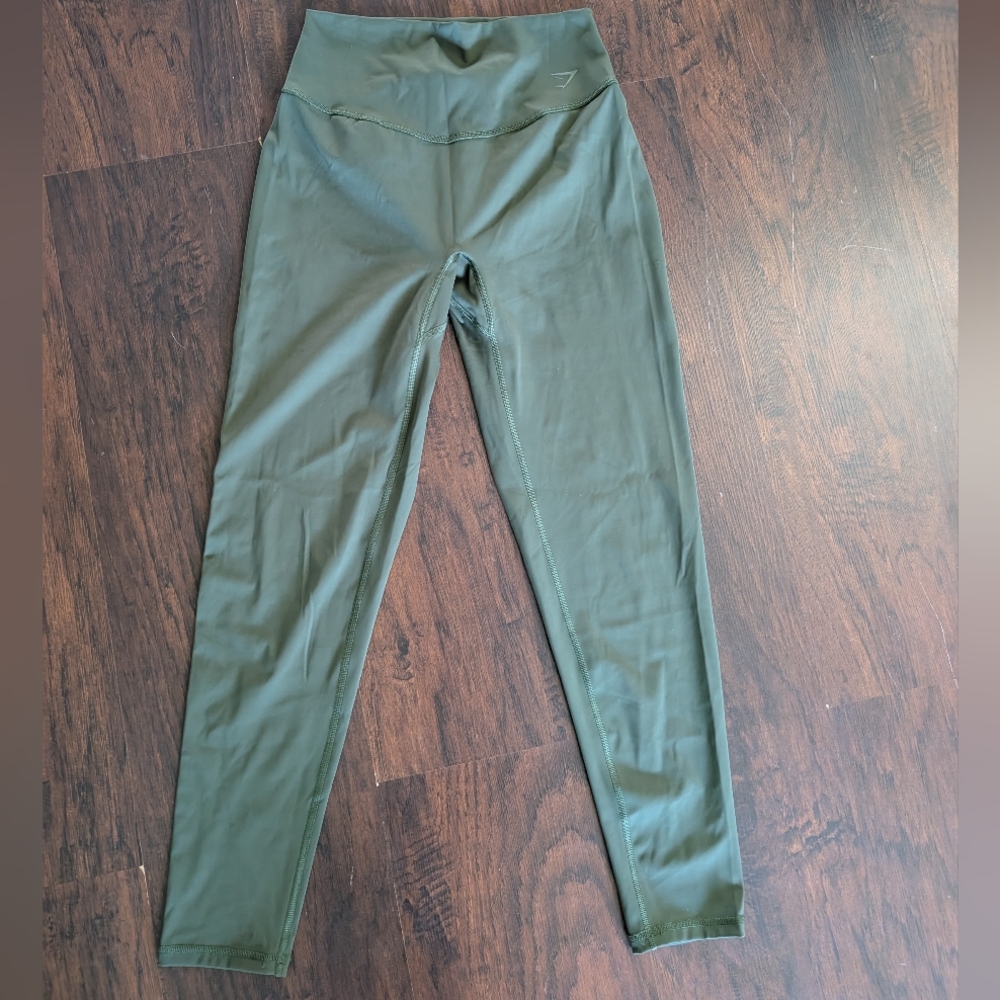 (Discontinued) Gymshark High-Waisted Leggings- Size M